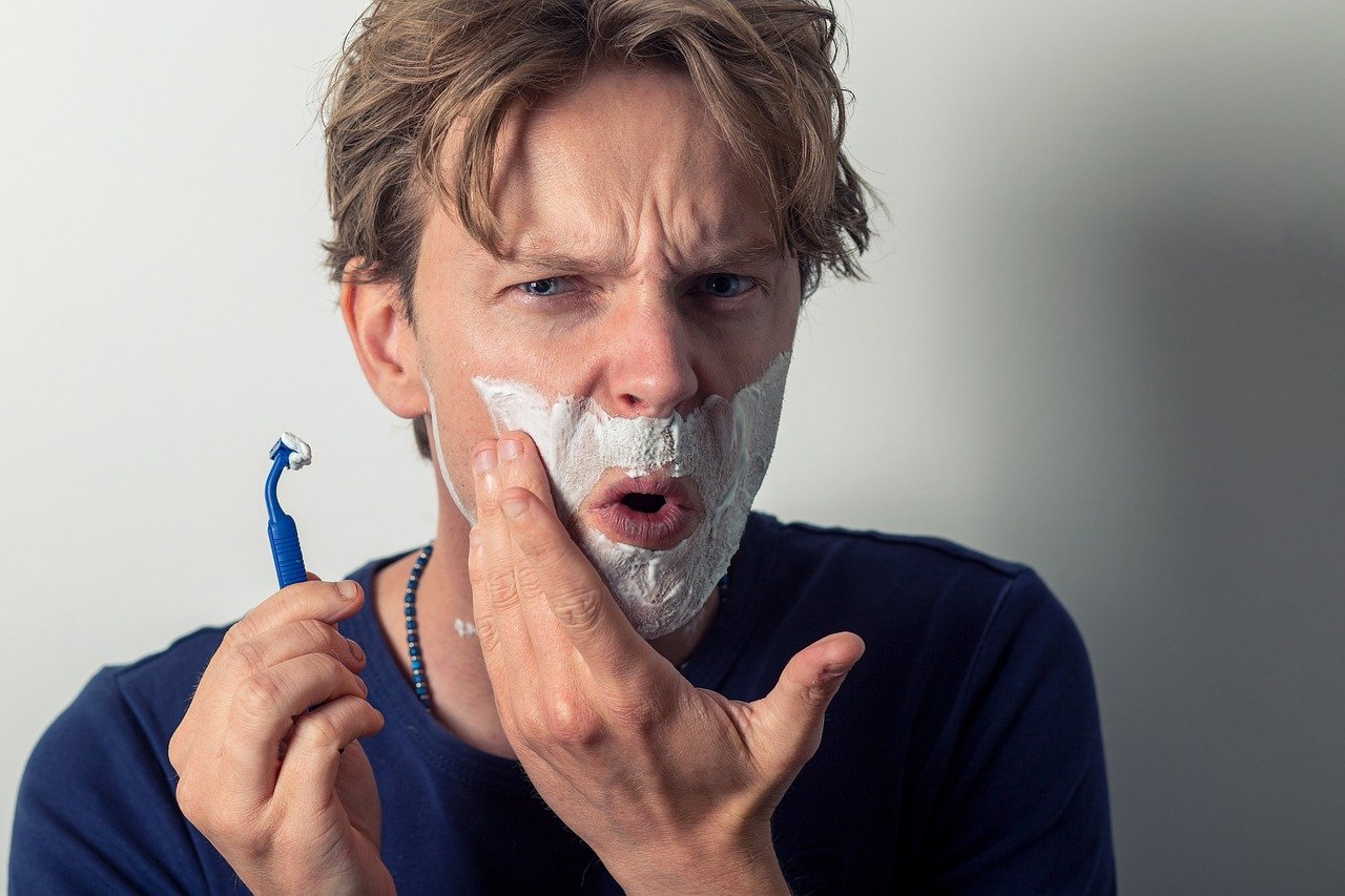 How to Shave? An Easy Guide for Beginners To Shave Safely