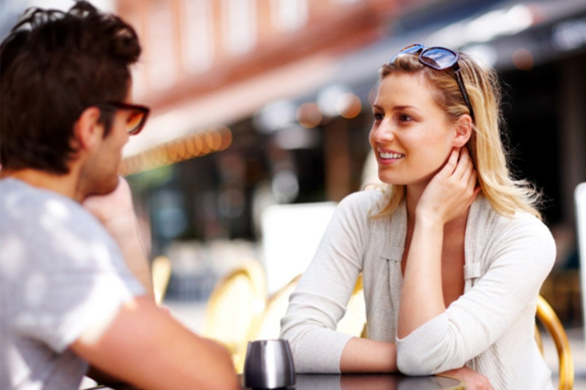 5 Signs She’s Into You