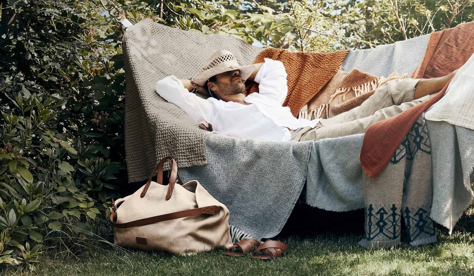 The Ultimate Men’s Grooming Checklist for a Vacation That Doesn’t Sweat You Out